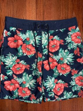 GAP Navy Board Shorts Swim Trunks with Red Floral Print Size Medium